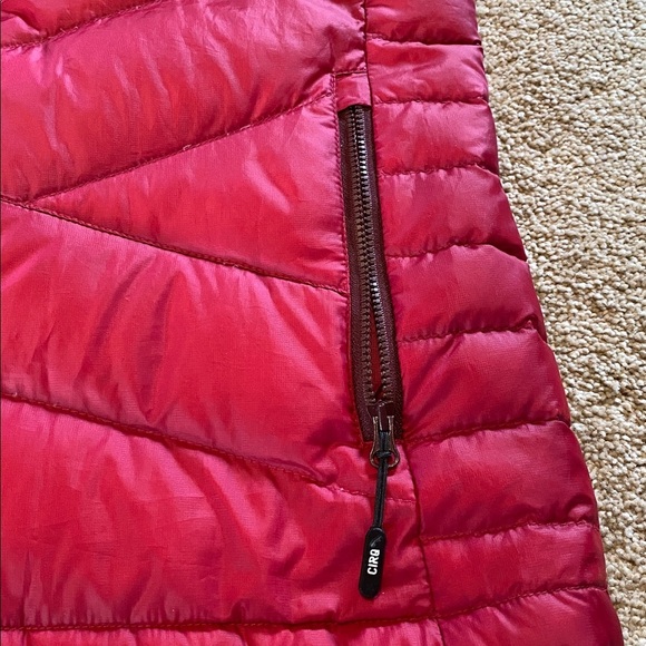 CIRQ Goose Down Feather 700 Fill Quilted Puffer Vest Red Medium - Picture 4 of 13